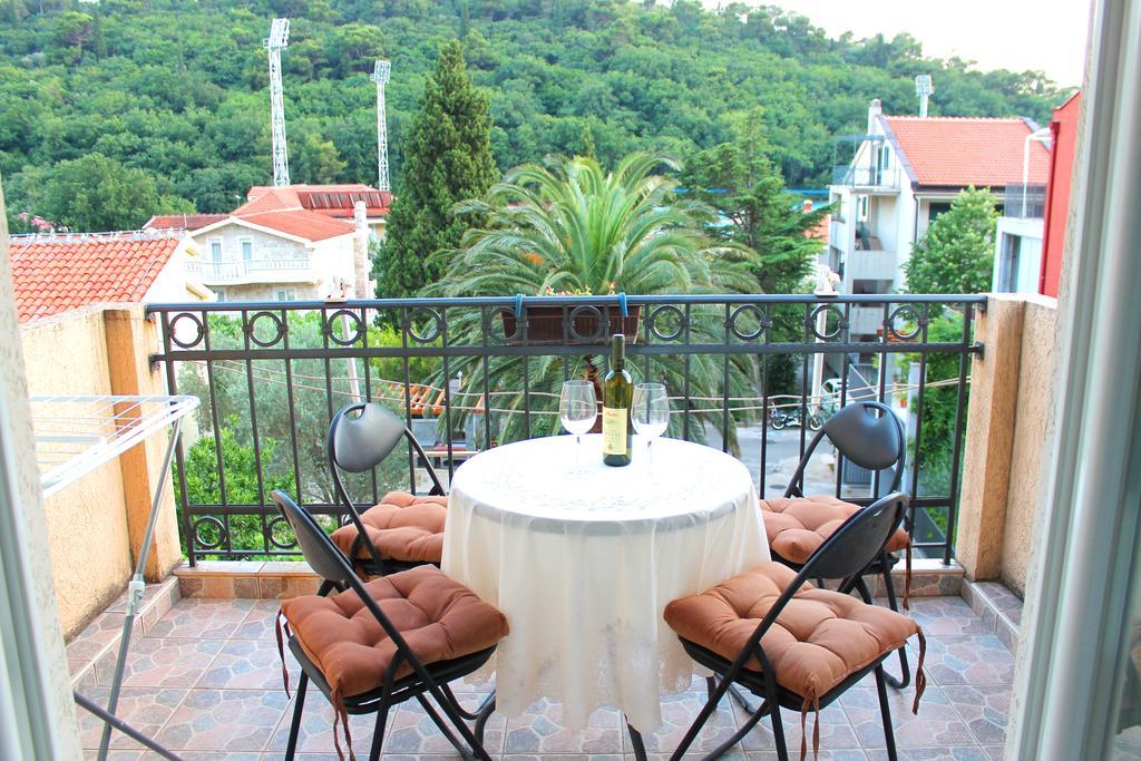 Apartments Djedovic Petrovac Exterior foto
